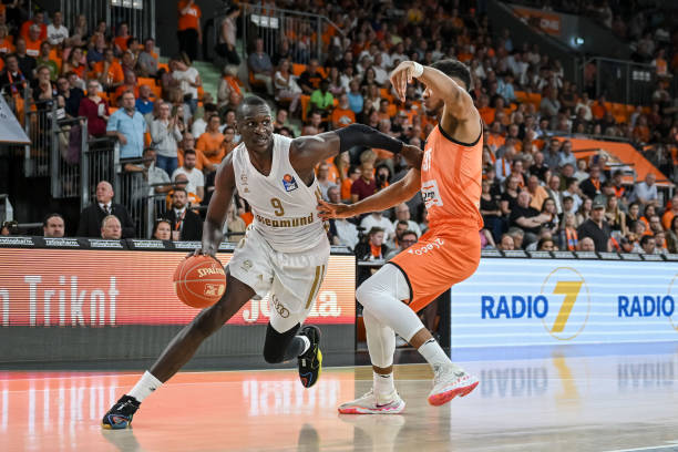 续面对强敌 续面对强敌